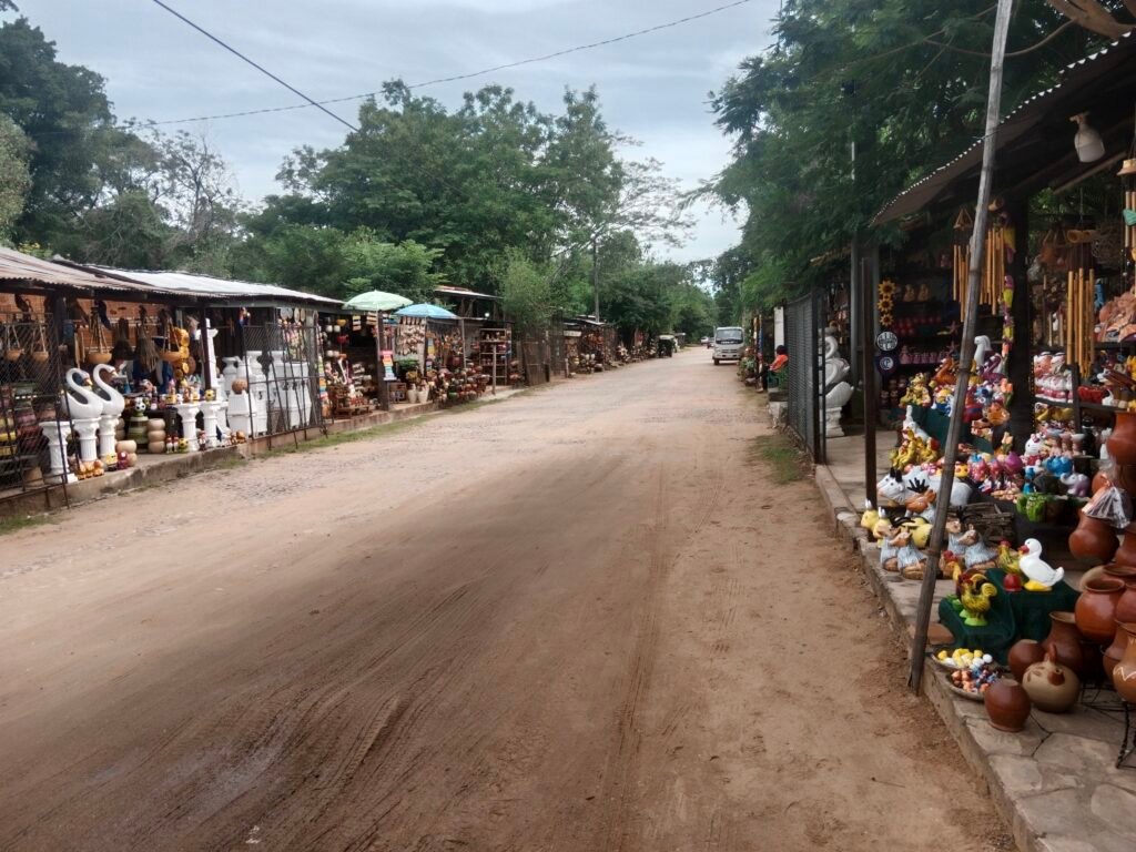 Mercado cerámica Areguá